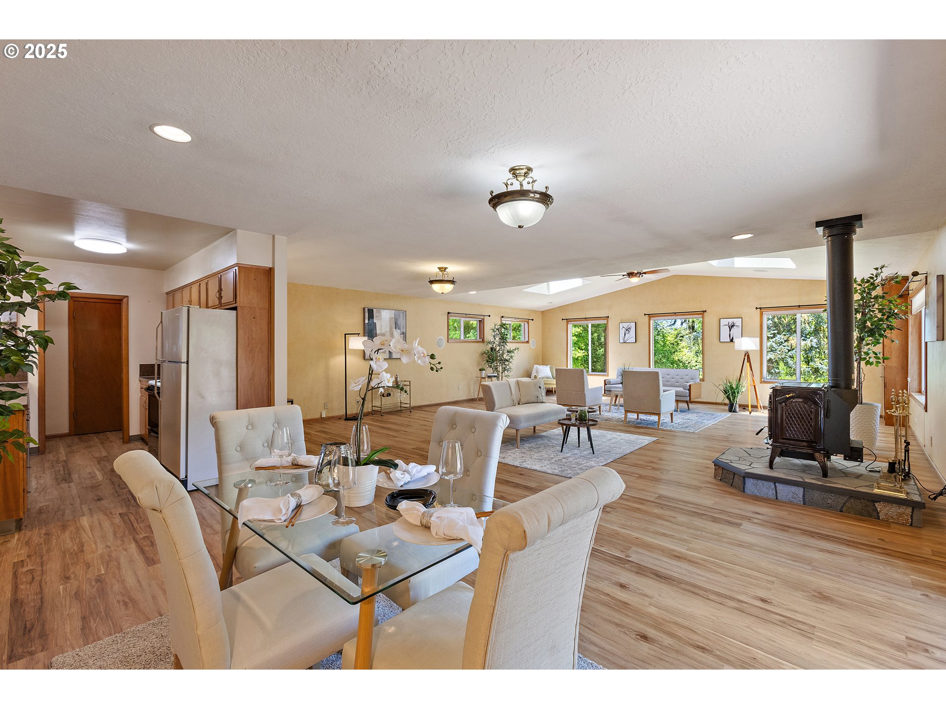30700 South S Highway Canby, OR 97013 - Photo 5 of 37 a living room with lots of furniture and view of kitchen