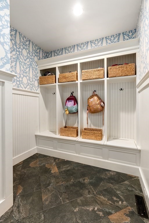 38 Earle Road Wellesley, MA 02481 - Photo 17 of 38