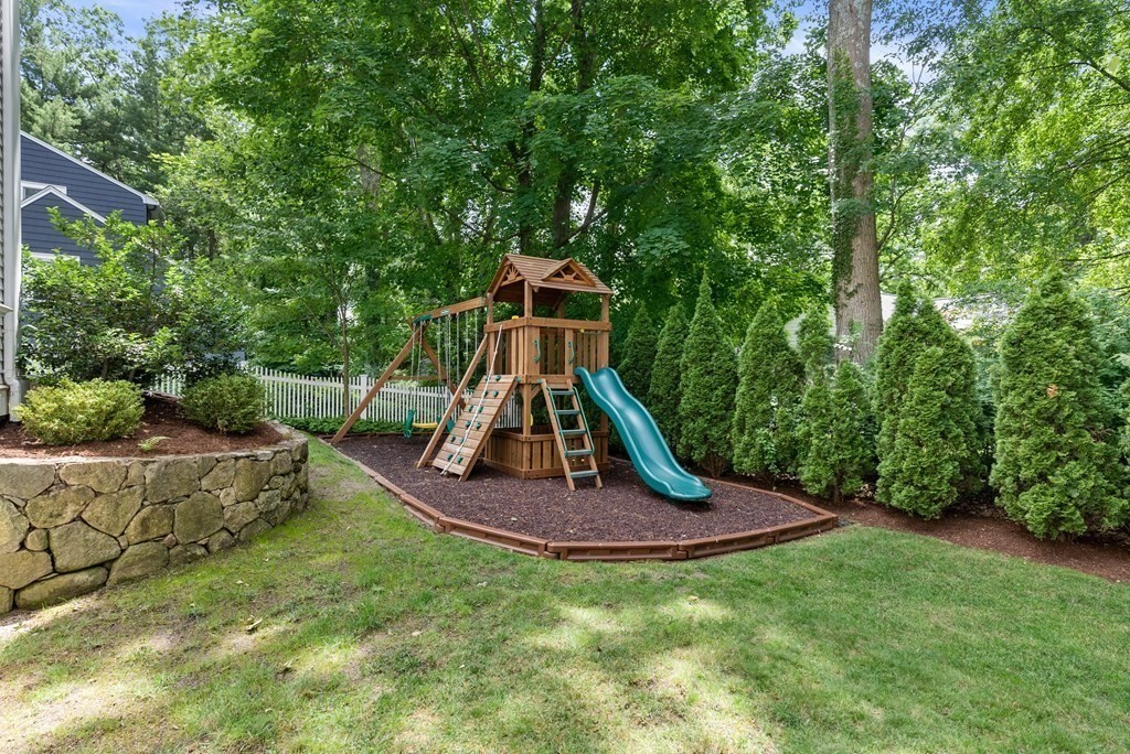 38 Earle Road Wellesley, MA 02481 - Photo 2 of 38