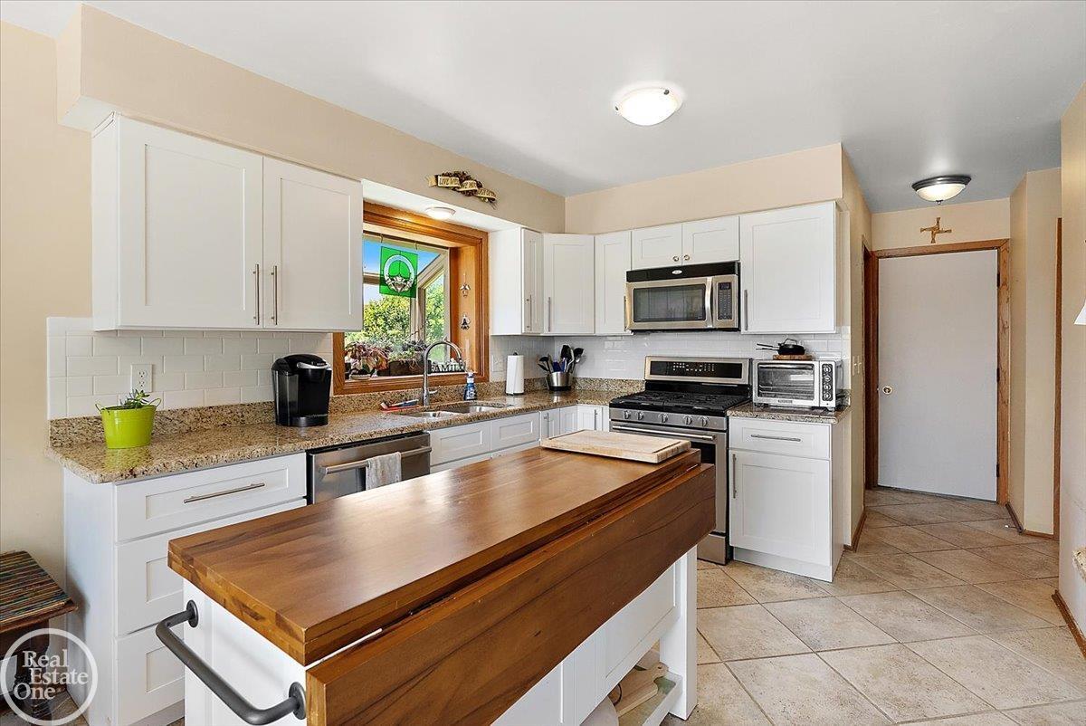 3286 Sandy Point Utica, MI 48316 - Photo 17 of 67