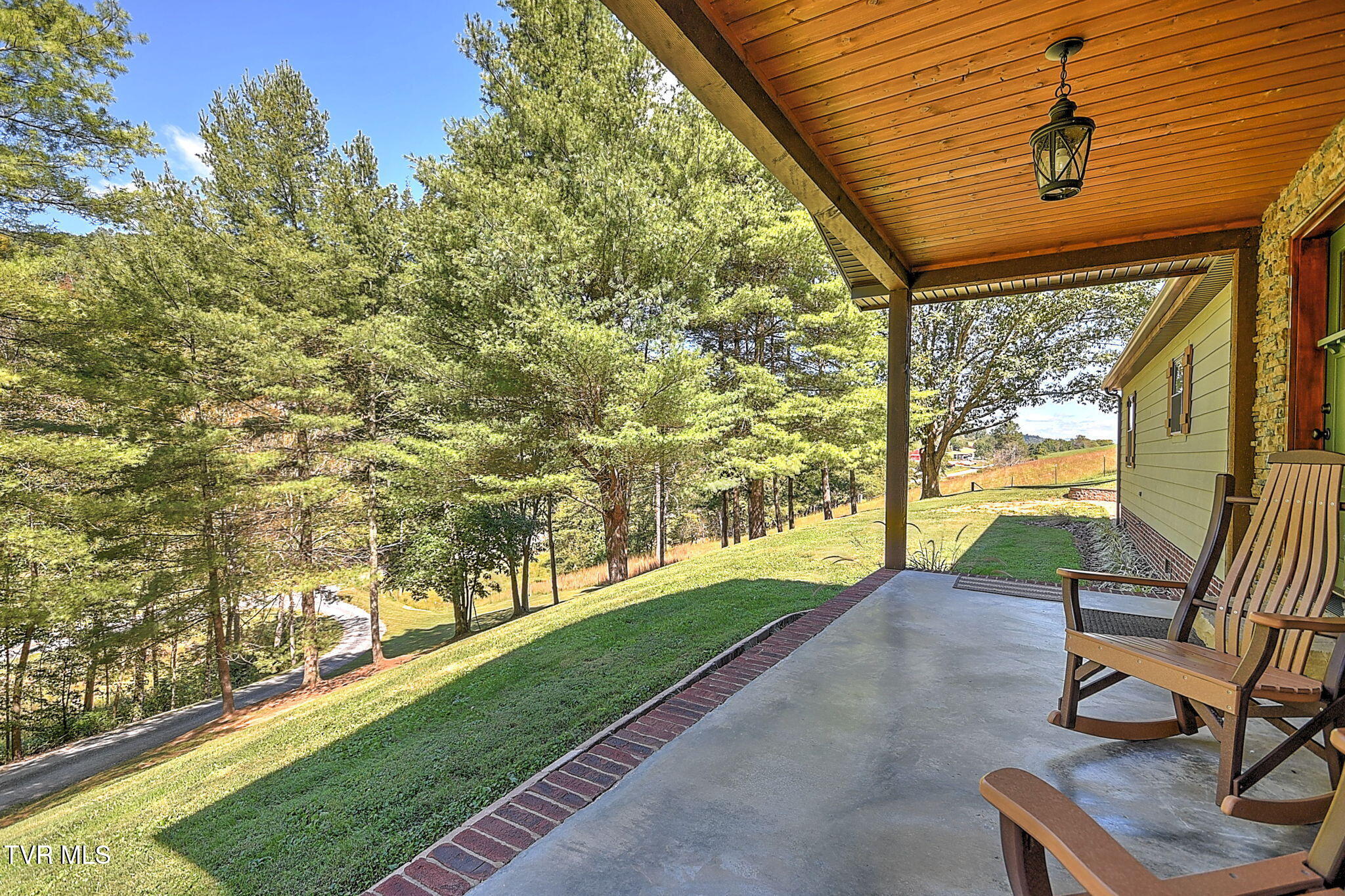 5256 Rich Valley Road Bristol, VA 24202 - Photo 4 of 52 4-web-or-mls-5256 Rich Valley RA-5 - Cop