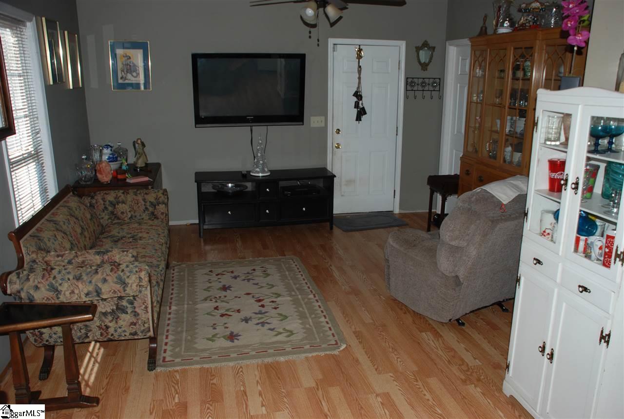 414 Peden Road Fountain Inn, SC 29644 - Photo 7 of 22