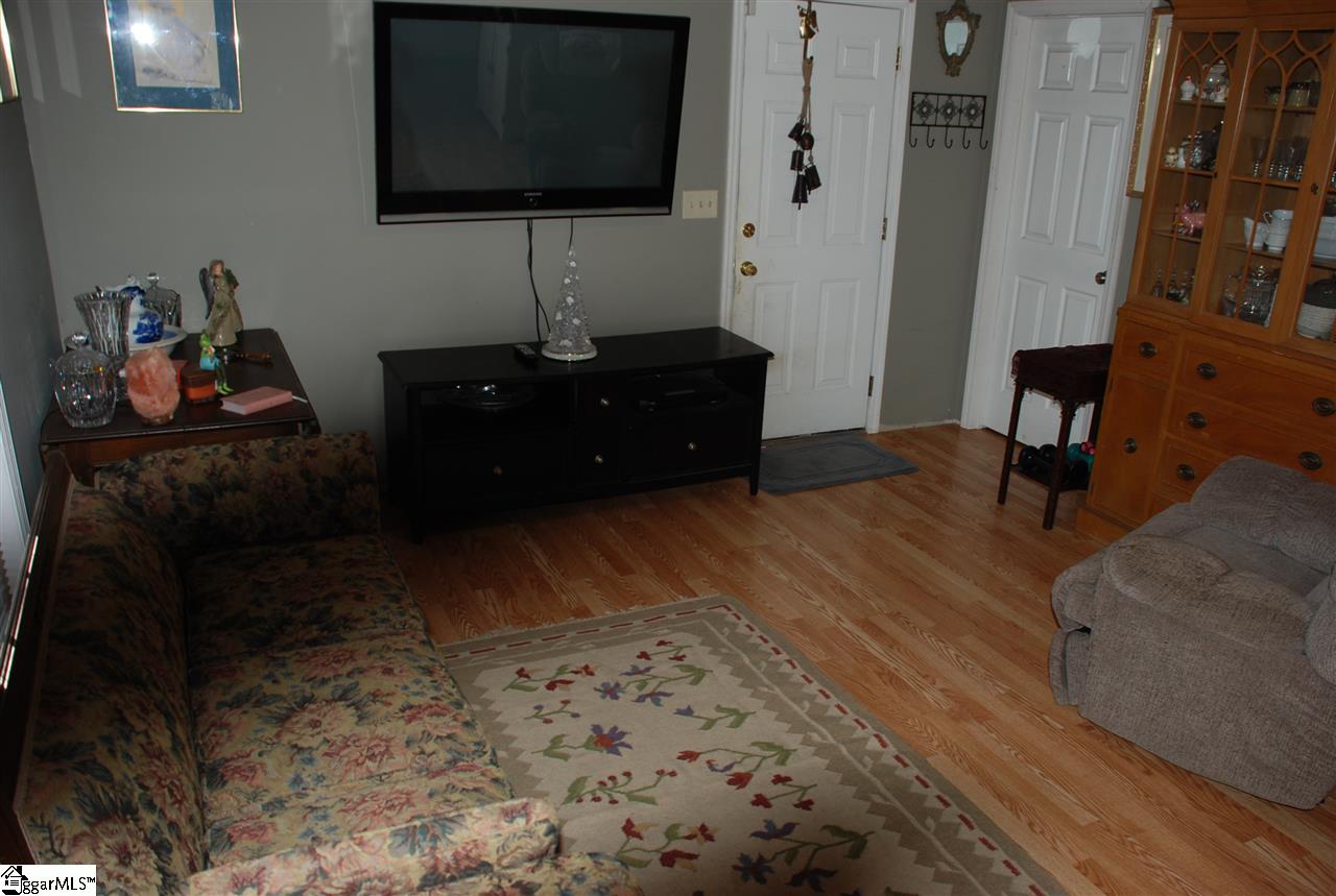 414 Peden Road Fountain Inn, SC 29644 - Photo 9 of 22