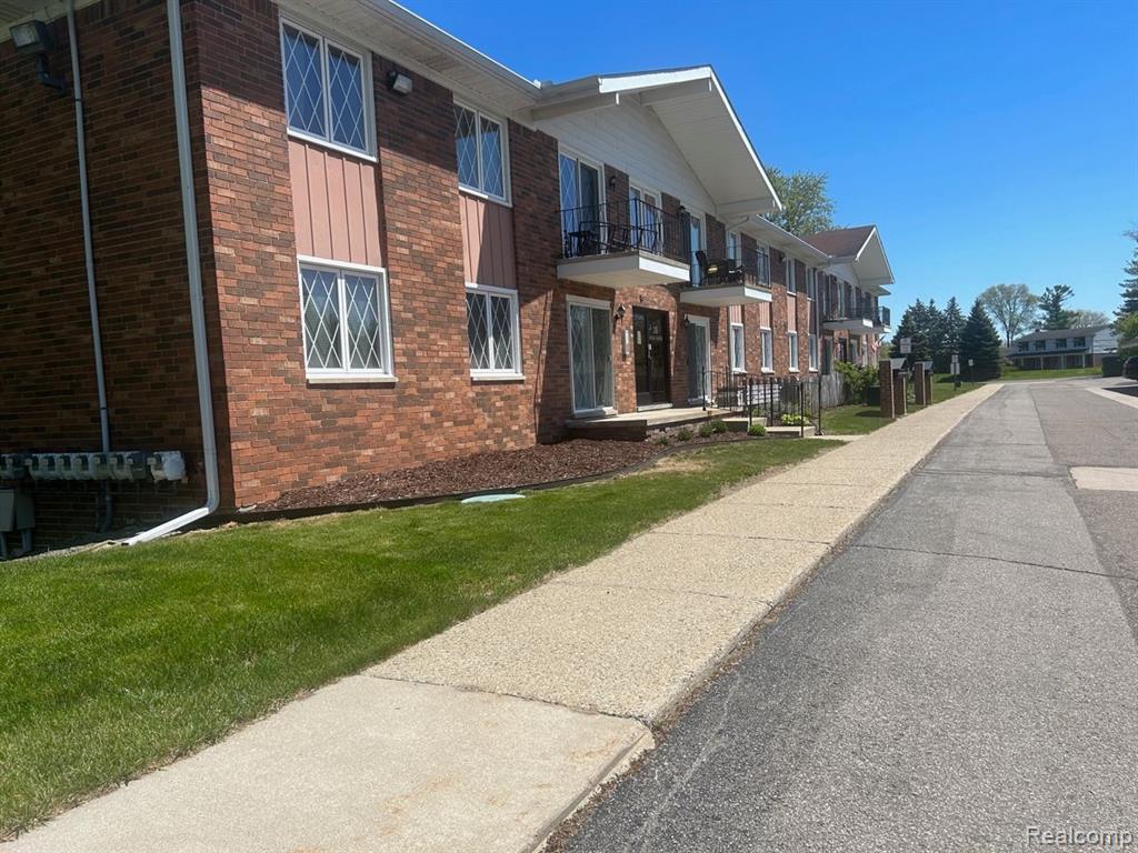 54667 Shelby Road Utica, MI 48316 - Photo 2 of 27 Gallery Image 2