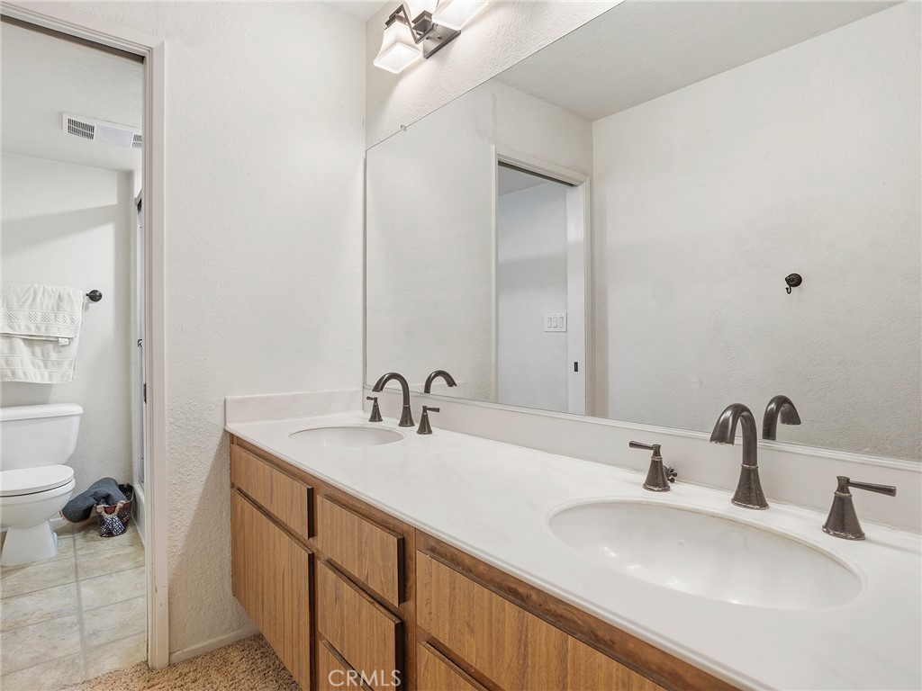 230 Bethany Road, Unit 237 Burbank, CA 91504 - Photo 17 of 38 Bathroom