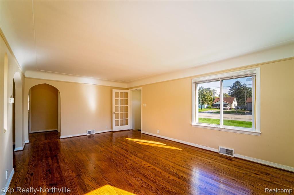 15388 Allen Road Taylor, MI 48180 - Photo 15 of 28