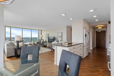 $219,000 | 5455 North Sheridan Road, Unit 2612, Chicago, IL 60640