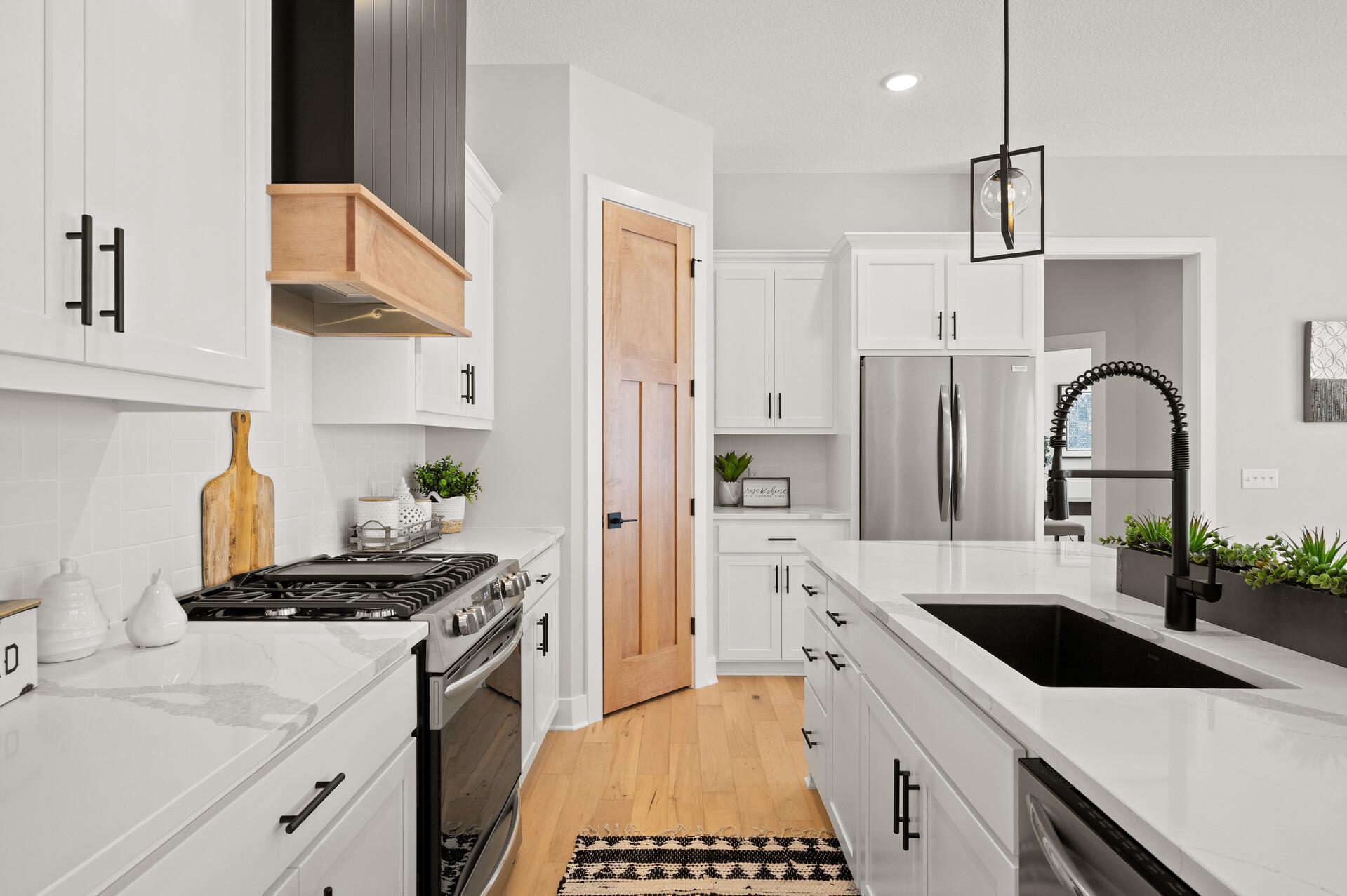 4927 Parkside Circle Eagan, MN 55123 - Photo 12 of 31