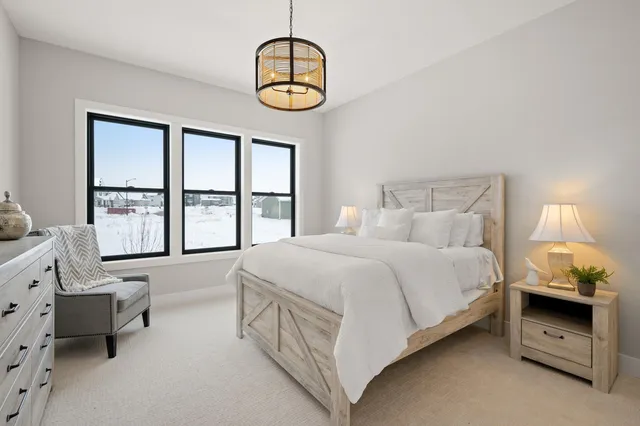 $789,900 | 4927 Parkside Circle, Eagan, MN 55123