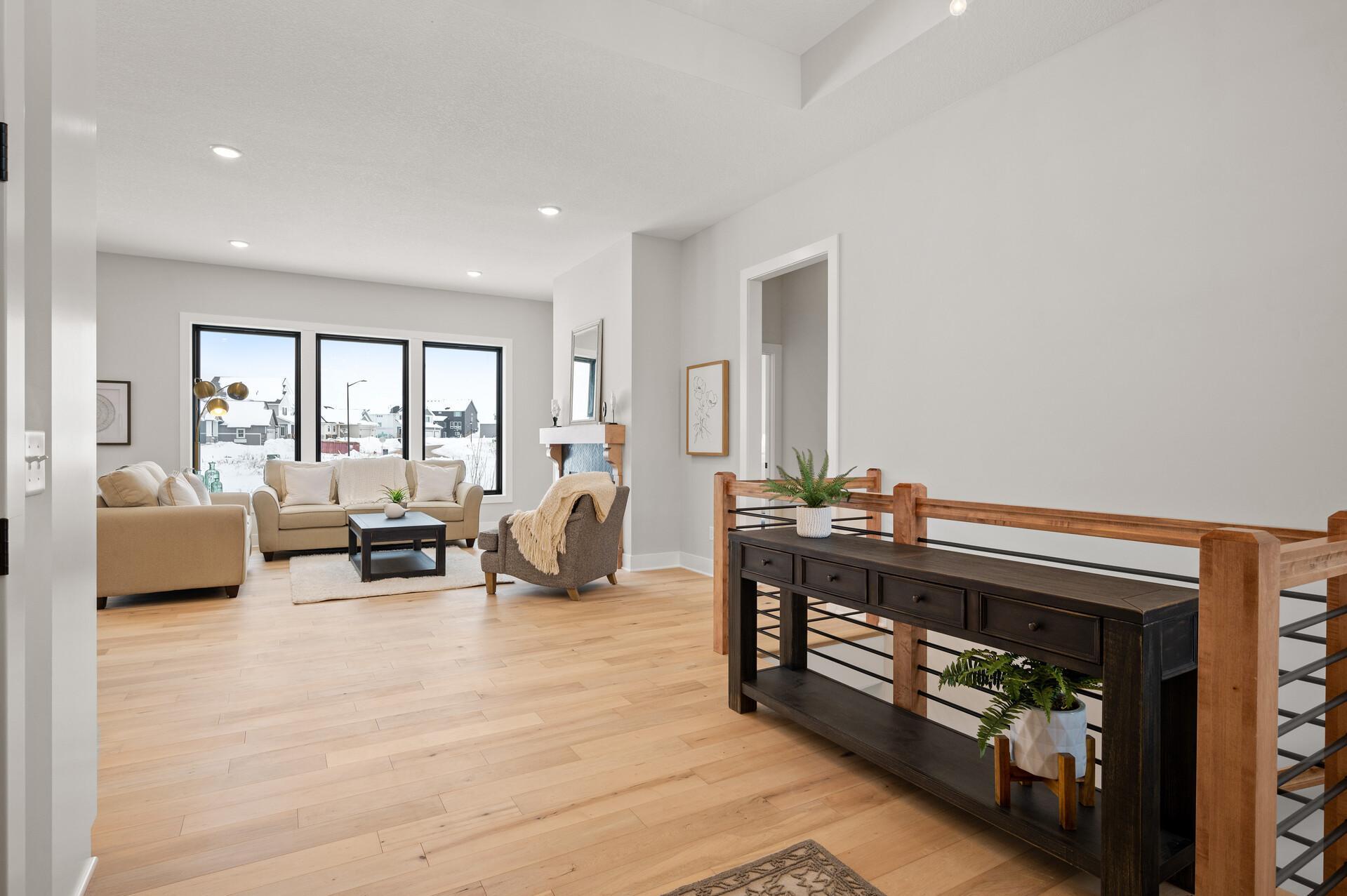 4927 Parkside Circle Eagan, MN 55123 - Photo 3 of 31