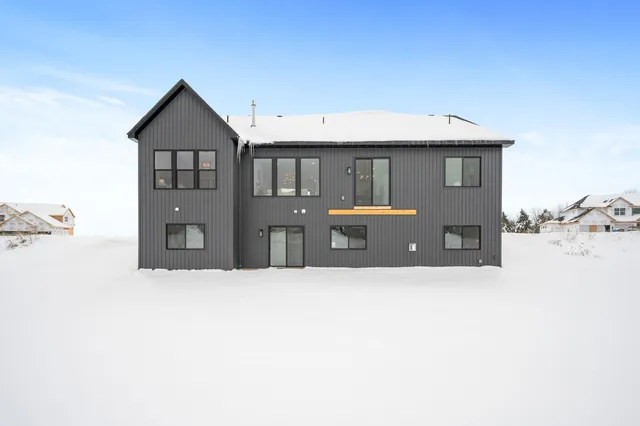 $789,900 | 4927 Parkside Circle, Eagan, MN 55123