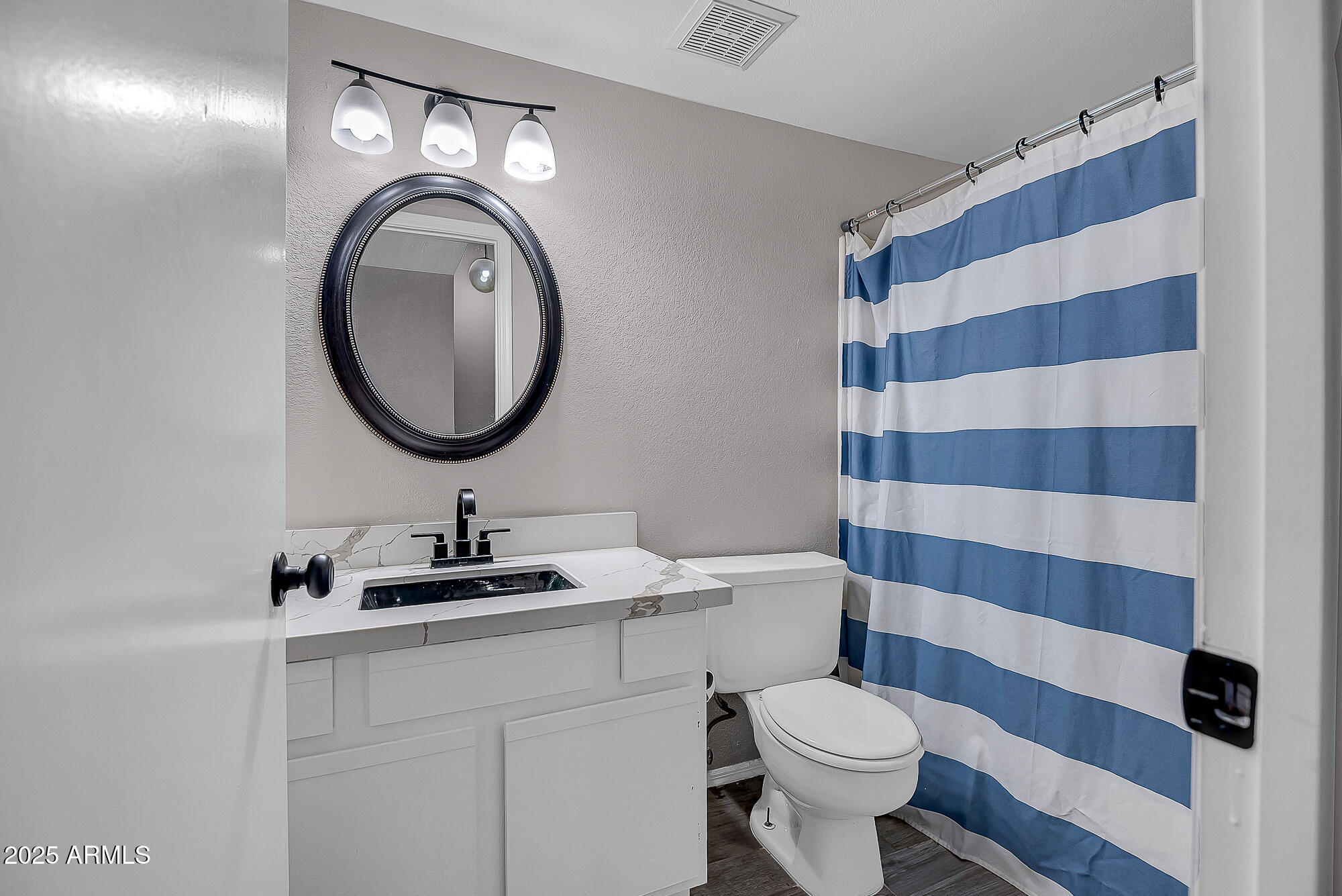 10100 North 89th Avenue, Unit 66 Peoria, AZ 85345 - Photo 12 of 32 Guest Bathroom