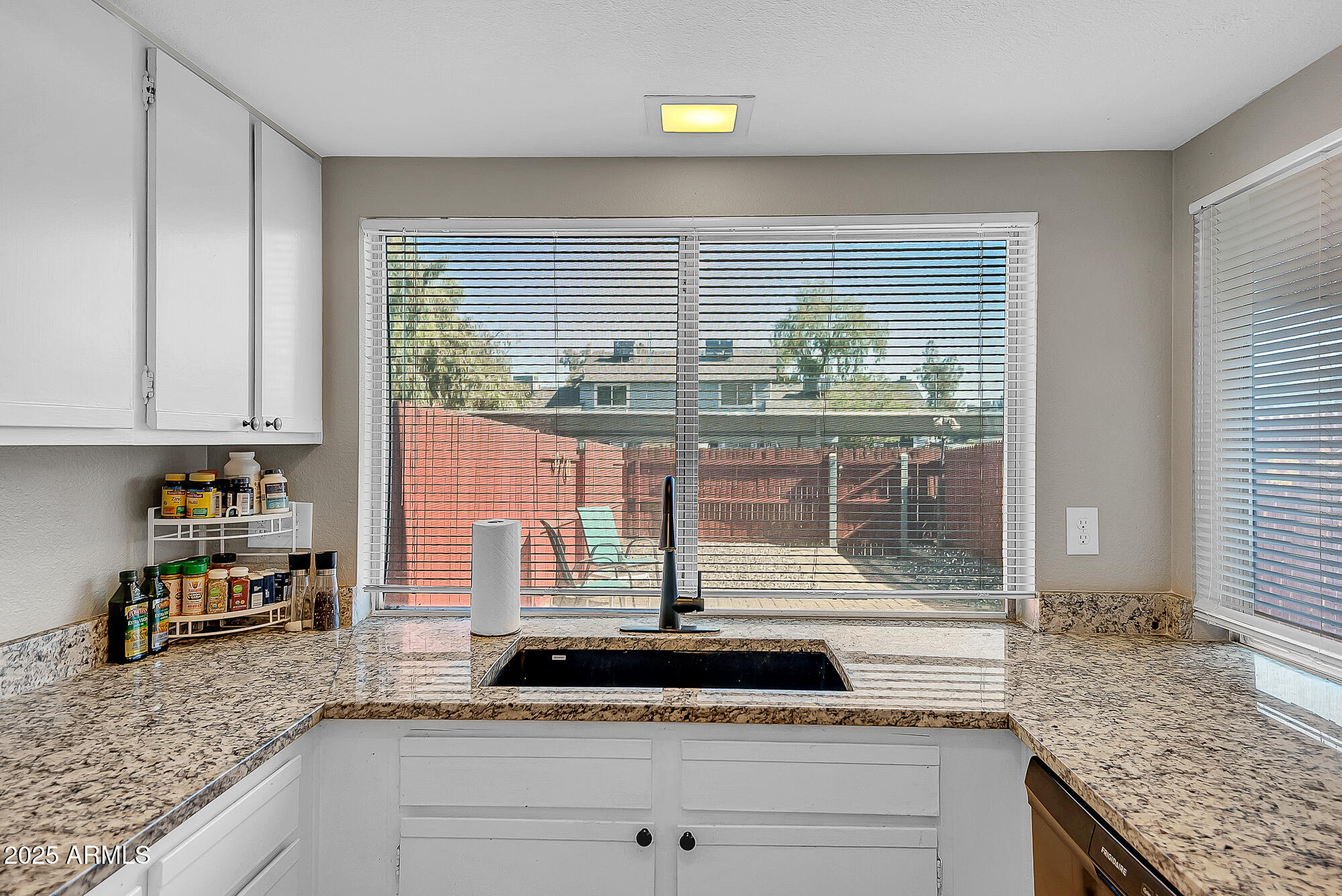 10100 North 89th Avenue, Unit 66 Peoria, AZ 85345 - Photo 18 of 32 Kitchen