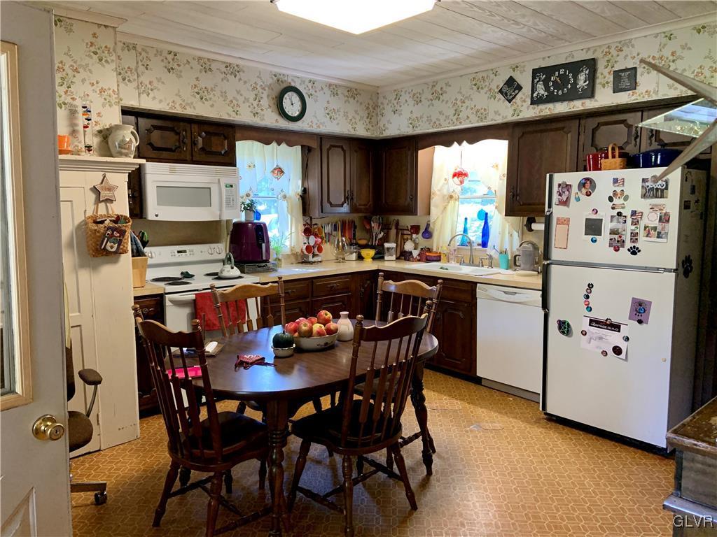 633 Molasses Road Bangor, PA 18013 - Photo 6 of 15 Gallery Image 6