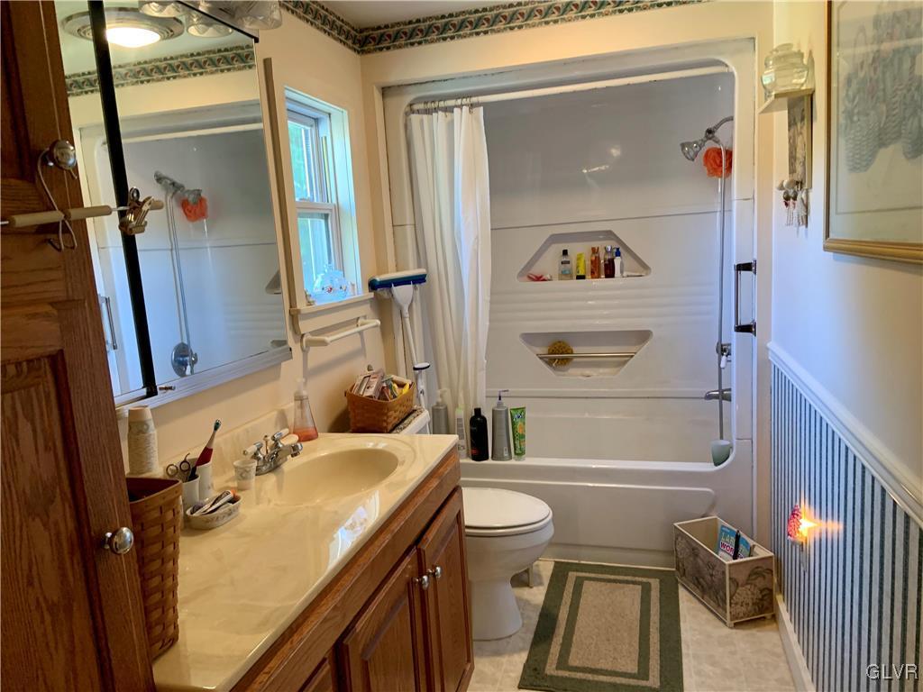 633 Molasses Road Bangor, PA 18013 - Photo 8 of 15 Gallery Image 8