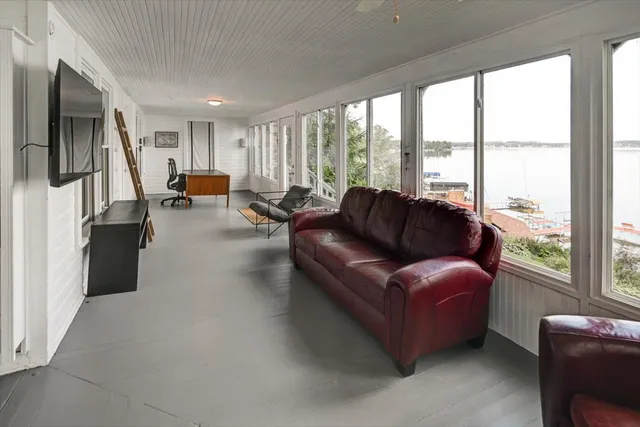 $4,000 | 5026 Lake Mendota Drive, Madison, WI 53705