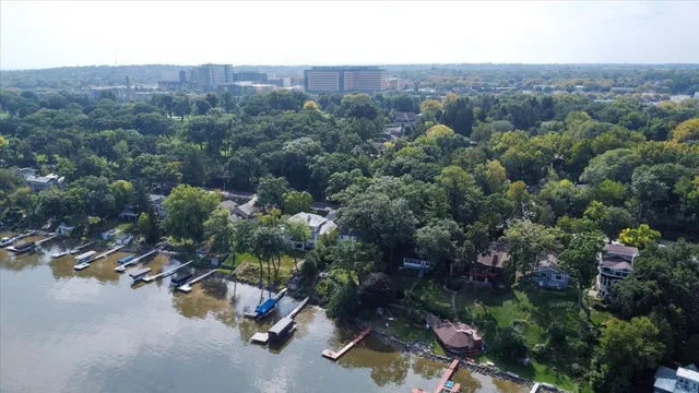 $4,000 | 5026 Lake Mendota Drive, Madison, WI 53705