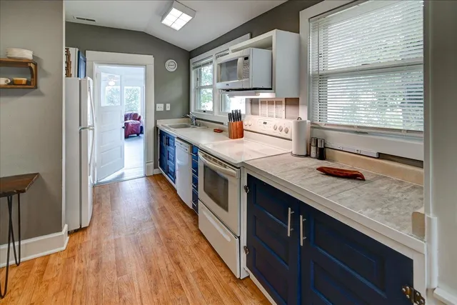 $4,000 | 5026 Lake Mendota Drive, Madison, WI 53705