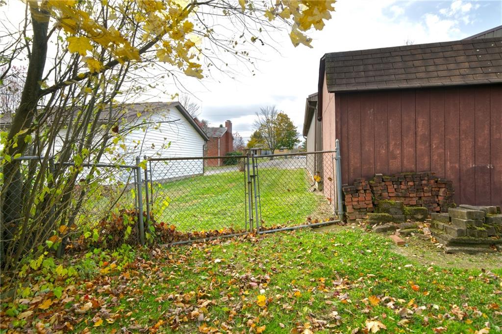 110 Orchard Lane Butler, PA 16001 - Photo 35 of 44