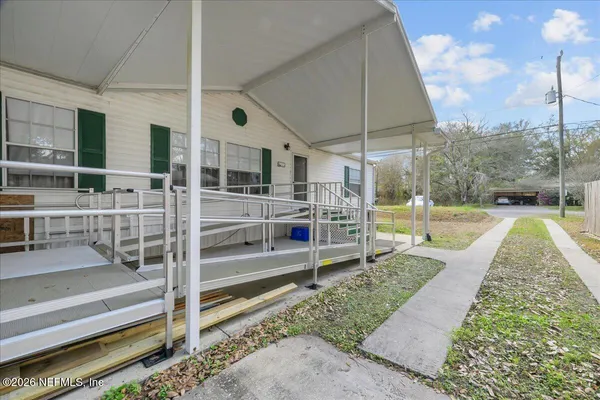 $324,900 | 120 Waterway Avenue, Satsuma, FL 32189