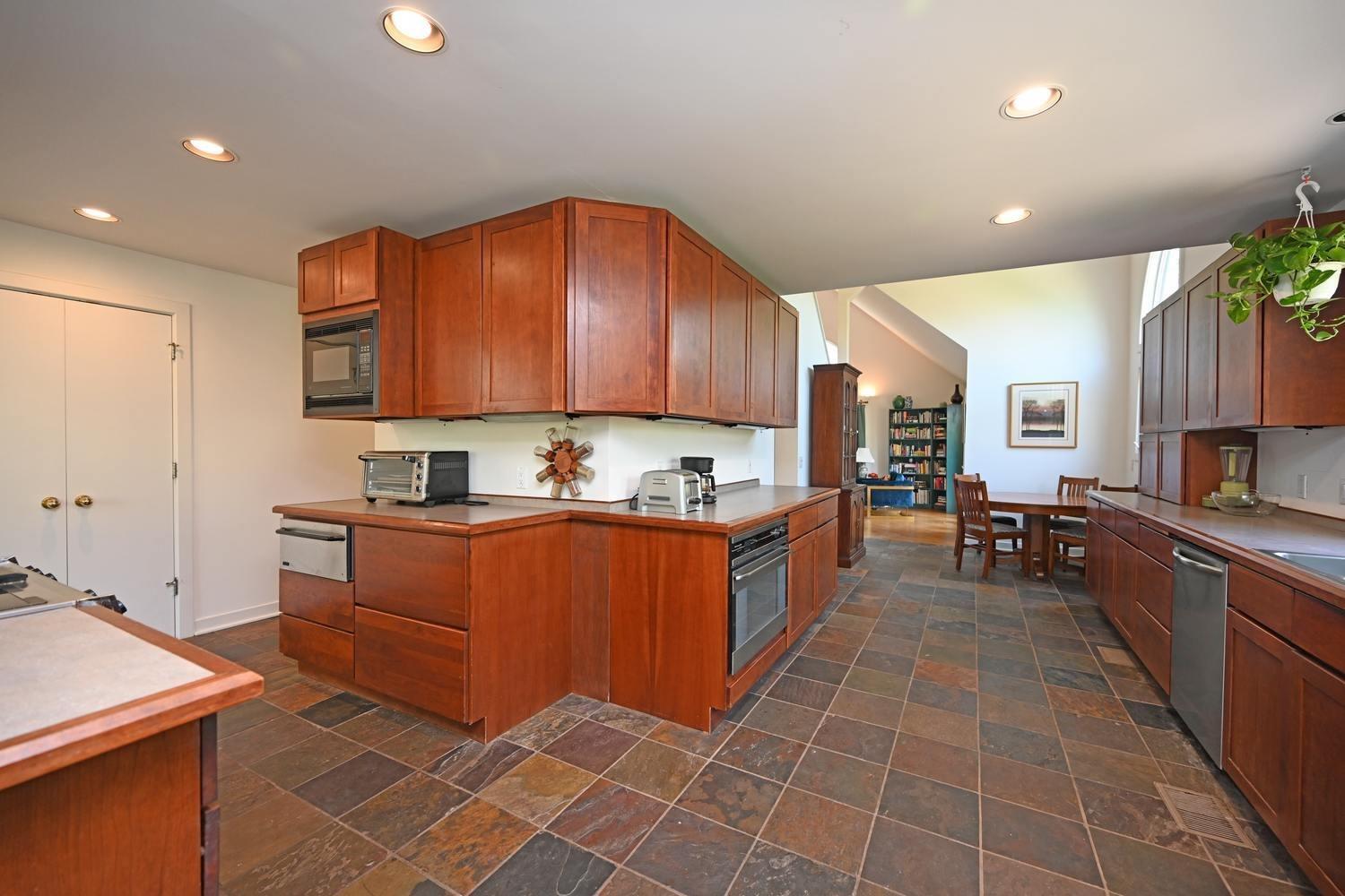 460 8 Mile Road Cincinnati, OH 45255 - Photo 13 of 50
