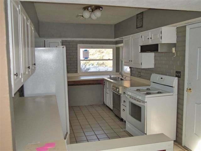 2409 Middle Road Davenport, IA 52803 - Photo 6 of 9 Gallery Image 6