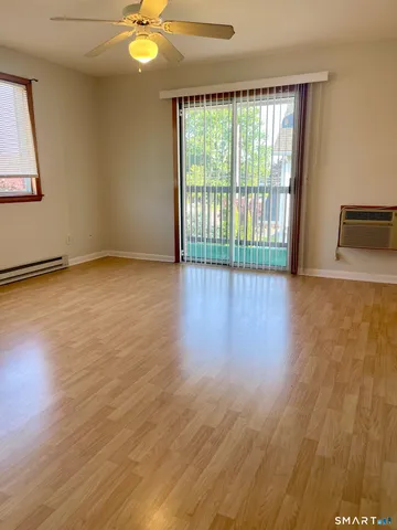 $2,390 | 31 Glenwood Avenue, Unit 6, Norwalk, CT 06854