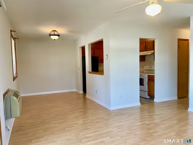 $2,390 | 31 Glenwood Avenue, Unit 6, Norwalk, CT 06854