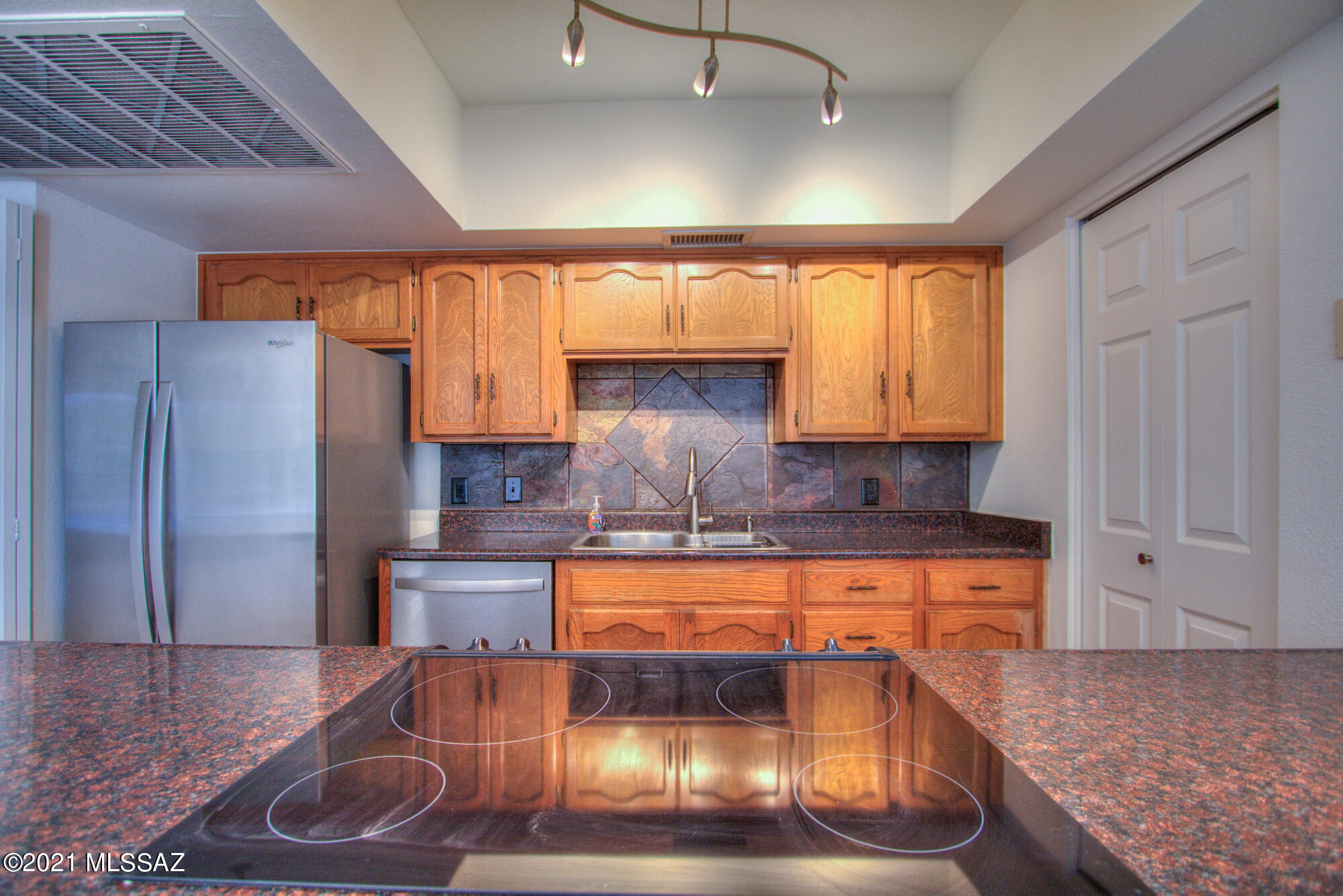 1200 East River Road, Unit D52 Tucson, AZ 85718 - Photo 3 of 15