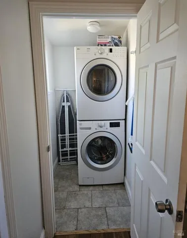 $2,100 | 2010 Imola Avenue, Unit B, Napa, CA 94559