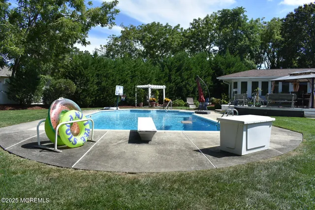 $1,349,000 | 527 Eagle Point Drive, Toms River, NJ 08753