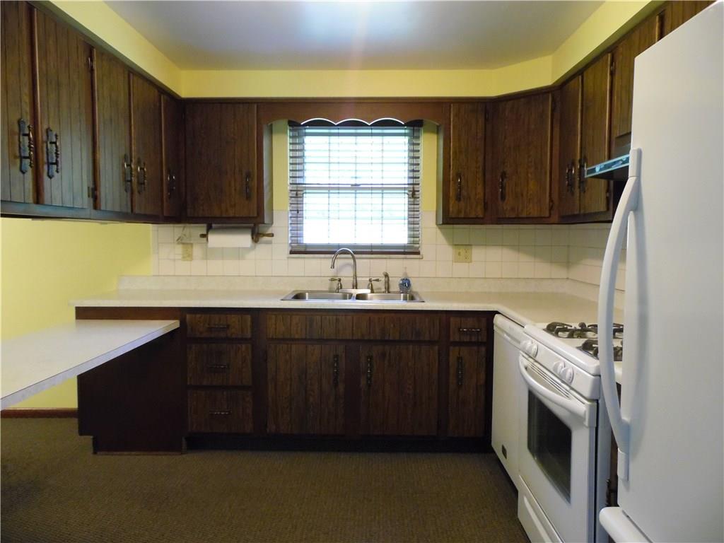 546 Parker Road Sarver, PA 16055 - Photo 4 of 23 Gallery Image 4