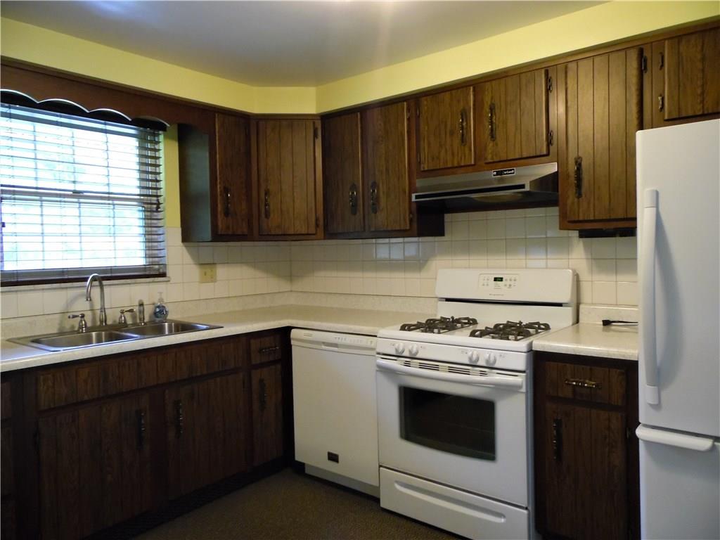 546 Parker Road Sarver, PA 16055 - Photo 5 of 23 Gallery Image 5