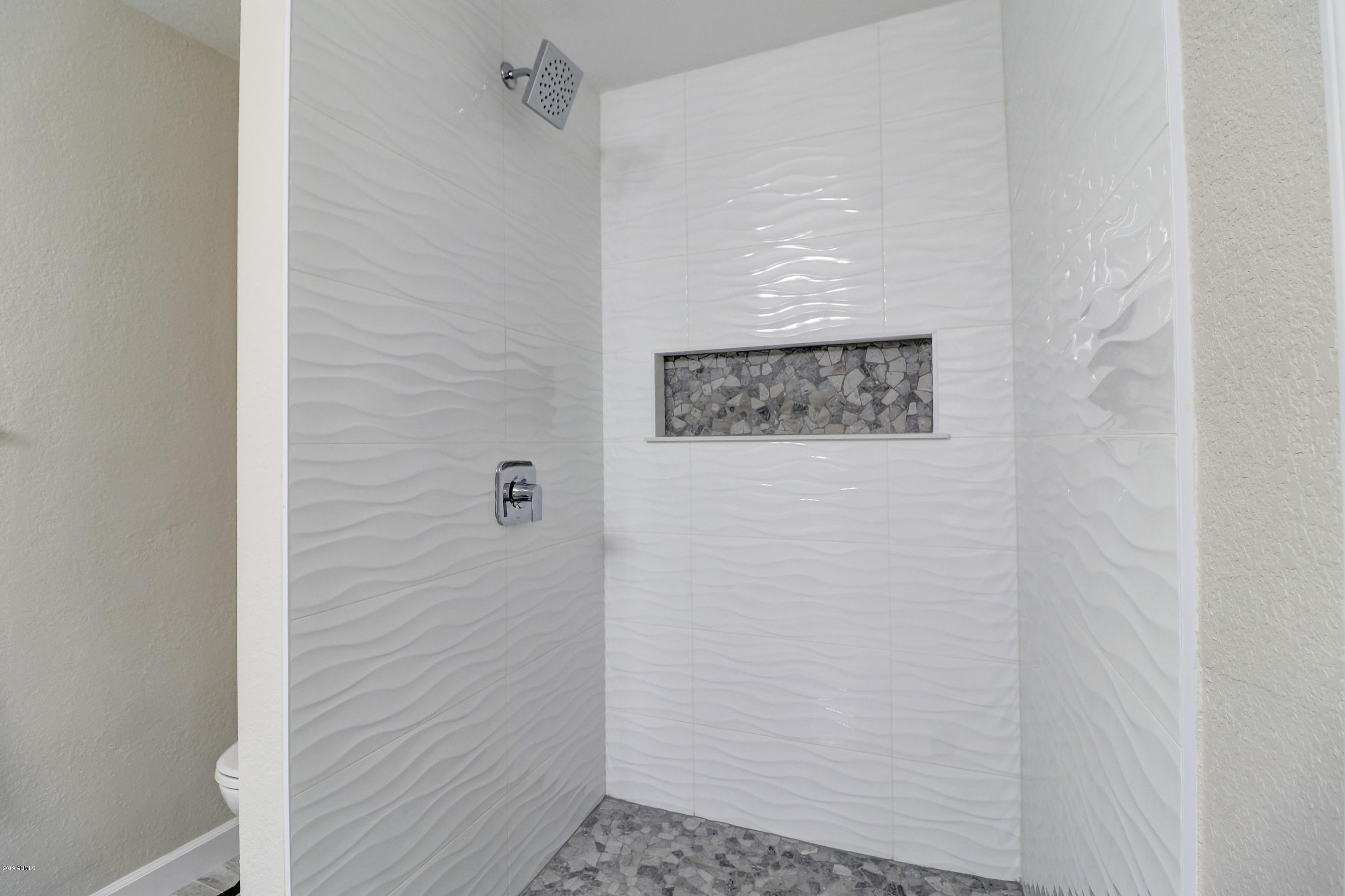350 East Deepdale Road Phoenix, AZ 85022 - Photo 25 of 39 master stand up
