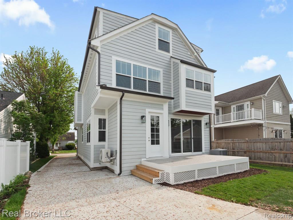 1695 Cole Street Birmingham, MI 48009 - Photo 35 of 39
