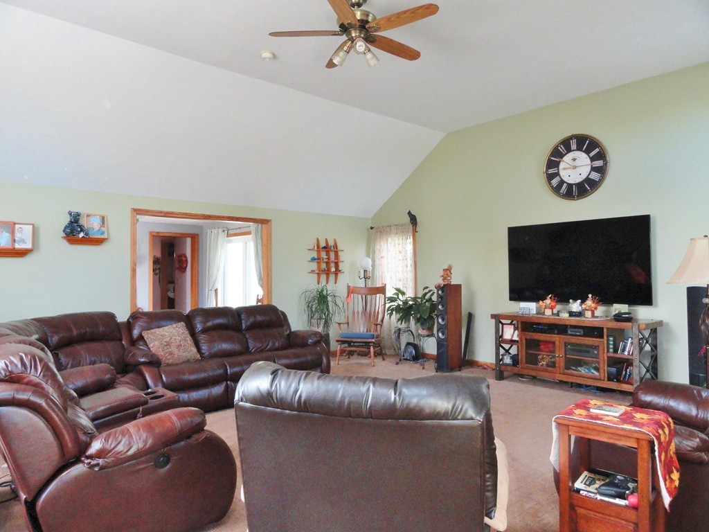 13 Prouty Lane Rutland, MA 01543 - Photo 2 of 23 Gallery Image 2