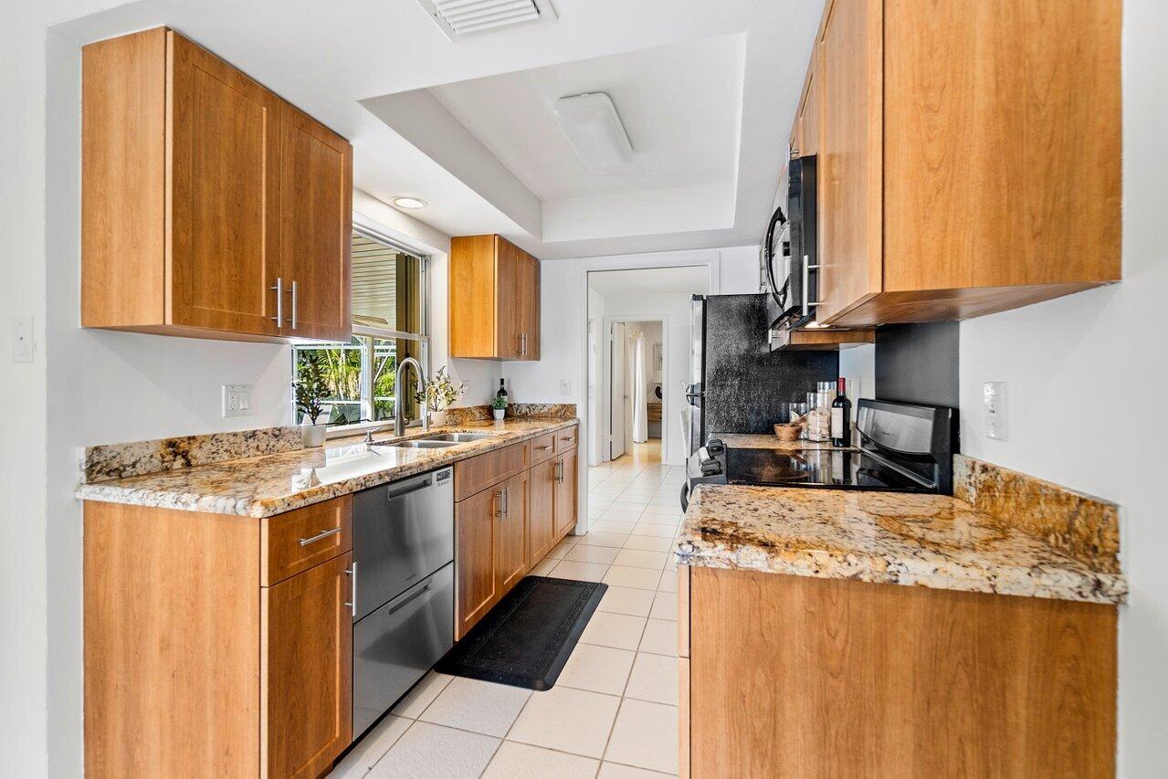 275 Northeast Olive Way Boca Raton, FL 33432 - Photo 13 of 41 013-275NortheastOliveWay-BocaRaton-FL-33