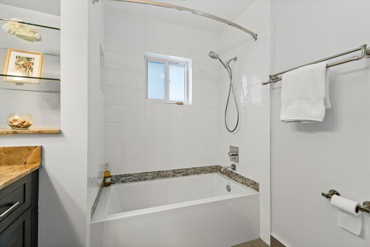 275 Northeast Olive Way Boca Raton, FL 33432 - Photo 19 of 41 022-275NortheastOliveWay-BocaRaton-FL-33