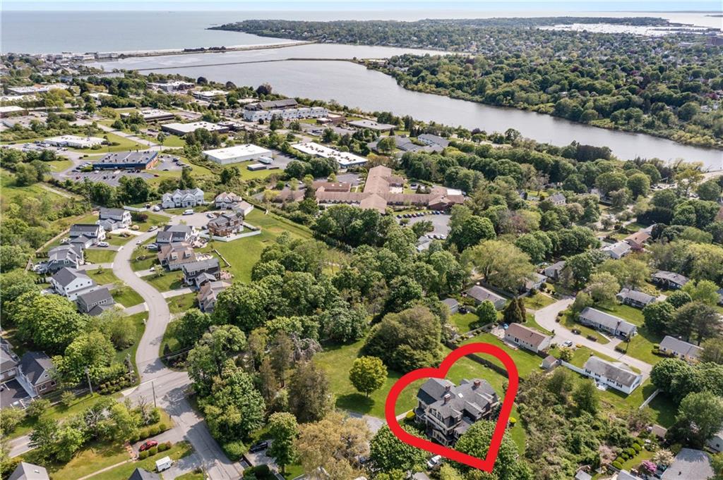 386 Green End Avenue, Unit 4, Middletown, RI 02842 Compass