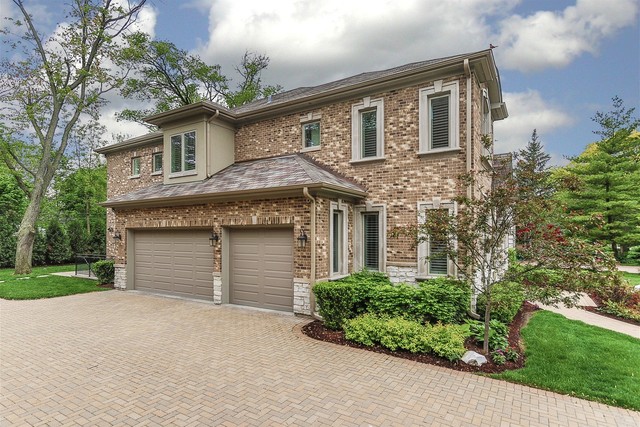 2401 Oak Tree Lane Park Ridge, IL 60068 - Photo 3 of 35