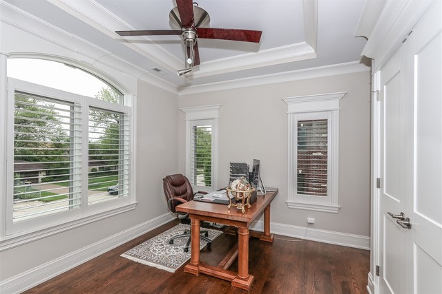 2401 Oak Tree Lane Park Ridge, IL 60068 - Photo 26 of 35