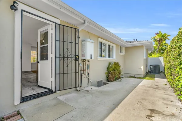 $5,195 | 2213 Bataan Road, Unit A, Redondo Beach, CA 90278