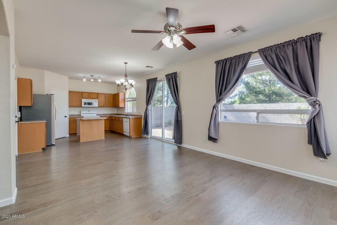 1216 Grenadine Road Phoenix, AZ 85040 - Photo 3 of 33 Listing_413380_Photo_3