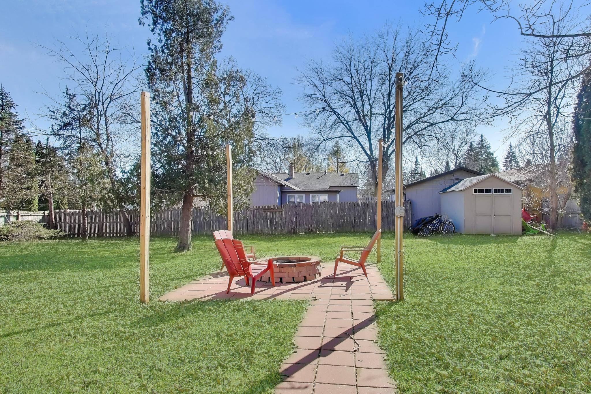 N3217 Mistle Road Geneva, WI 53147 - Photo 19 of 27 Pathway & Outdoor Lighting