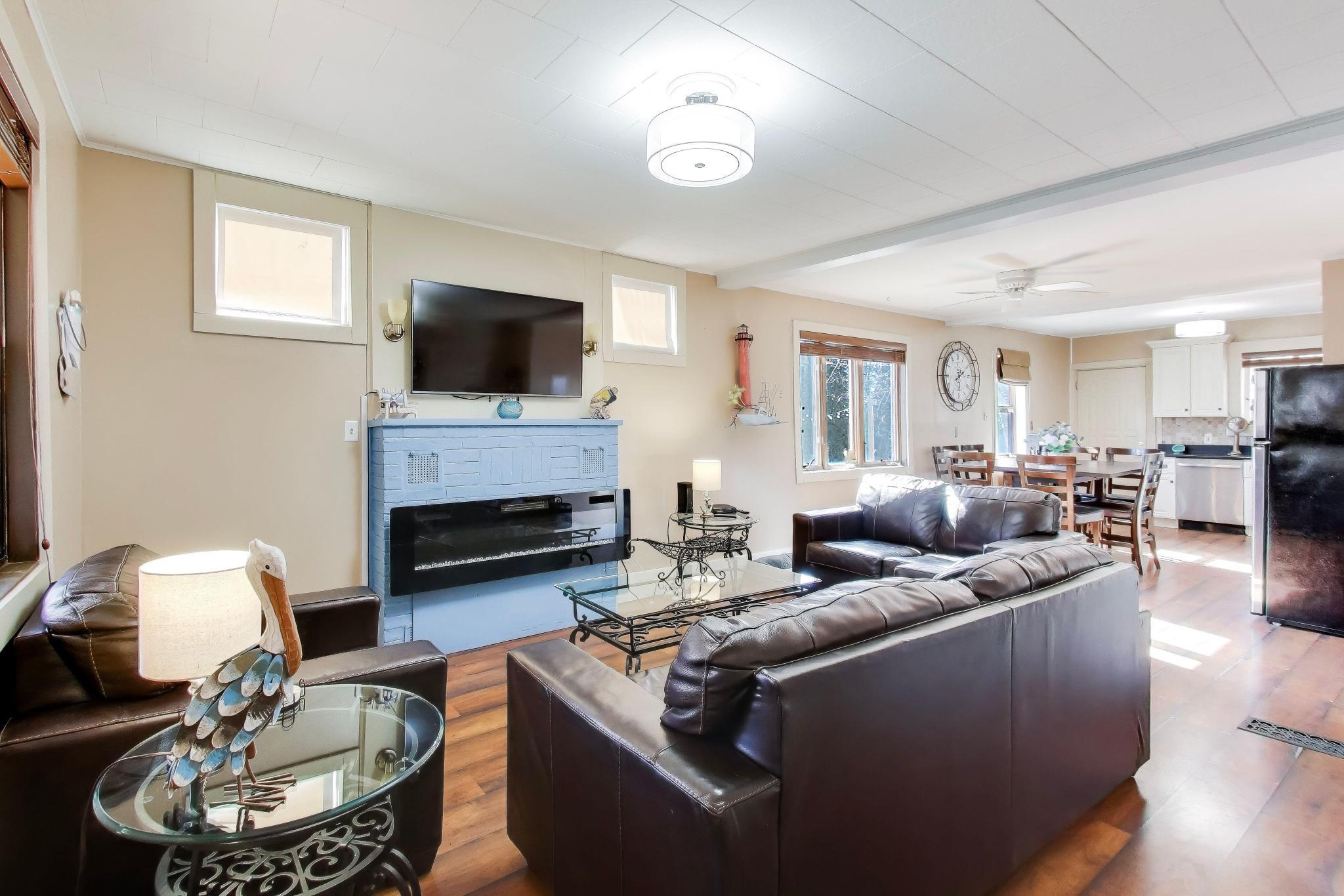 N3217 Mistle Road Geneva, WI 53147 - Photo 3 of 27 Great Room