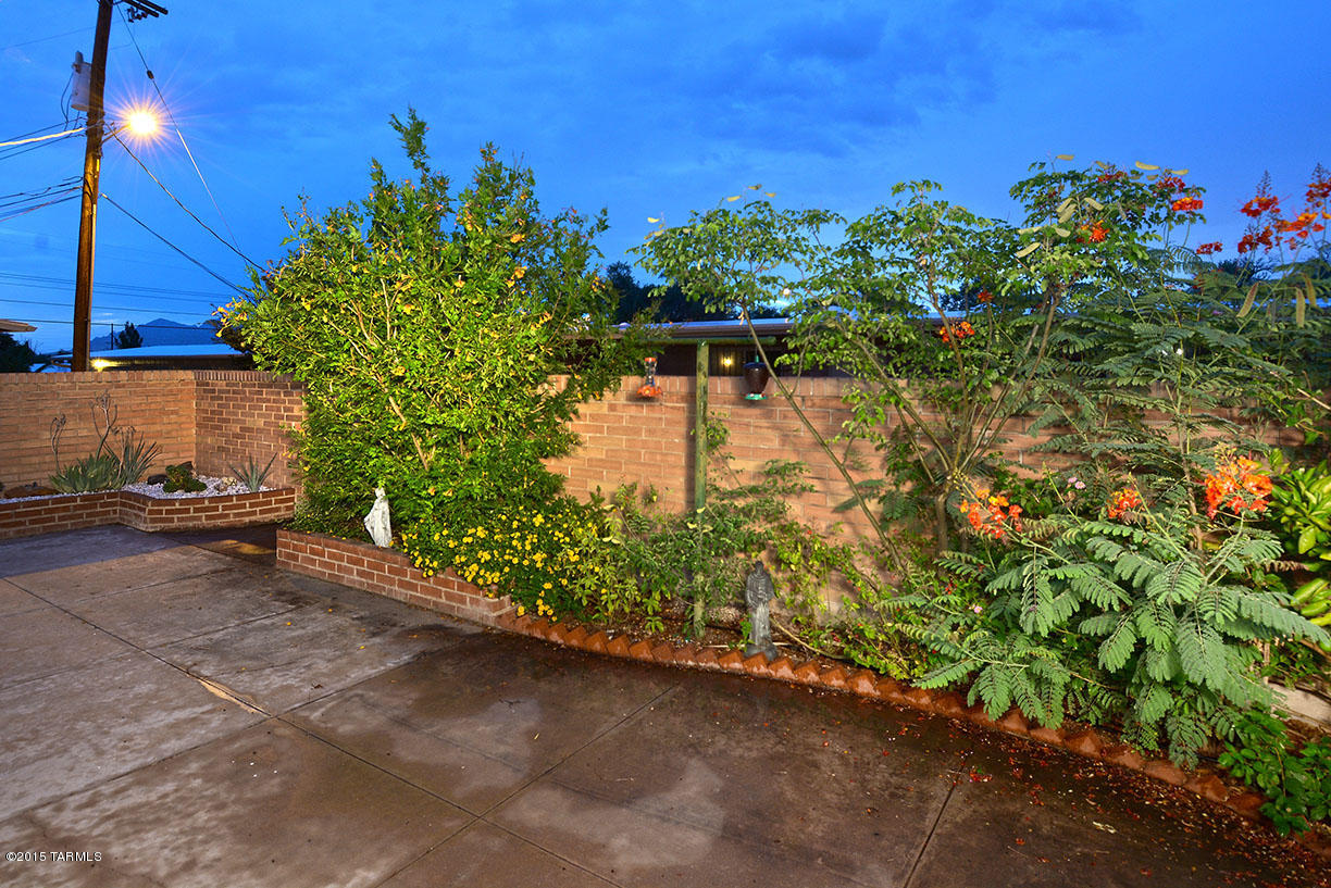 1928 West Anklam Road, Unit 14 Tucson, AZ 85745 - Photo 18 of 20