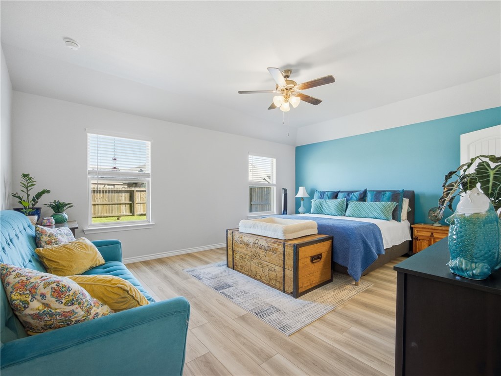 7938 Rancho Vista Boulevard East Corpus Christi, TX 78414 - Photo 18 of 37 Primary Bedroom