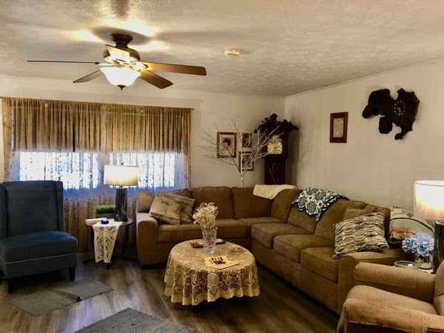 3976 Green Valley Road Huntington, WV 25701 - Photo 3 of 18 Gallery Image 3