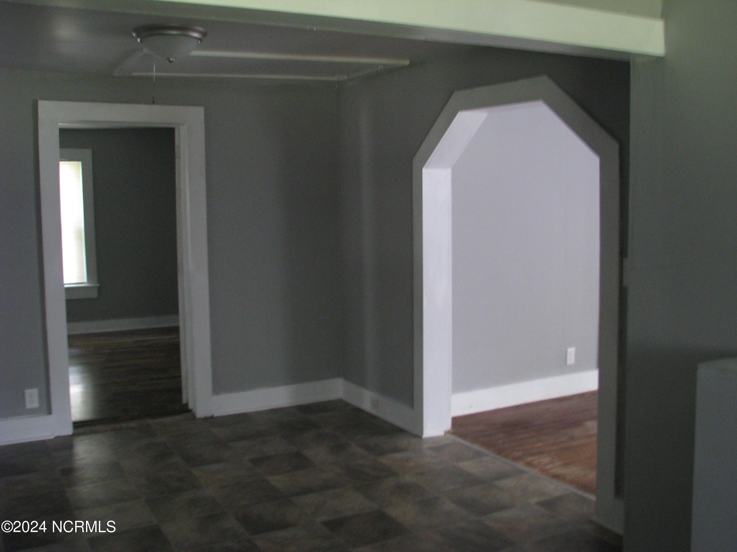 313 Golf Road Plymouth, NC 27962 - Photo 7 of 23 Dining area at eat-in kitchen - note entry to LR