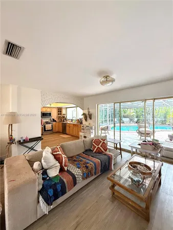 $3,900 | 5424 Van Buren Street, Unit 5424, Hollywood, FL 33021